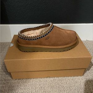 Ugg Tasman slippers in Chestnut